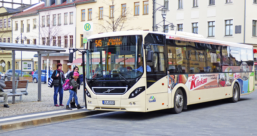 KomBus Linienbus am Markt Saalfeld KomBus Linienbus am Markt Saalfeld
